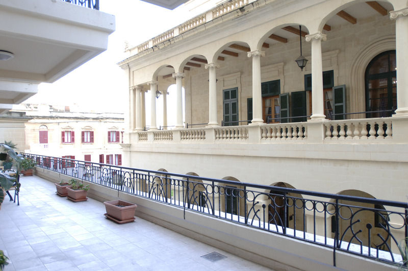 Hotel Ax Palazzo Capua à Sliema Extérieur photo